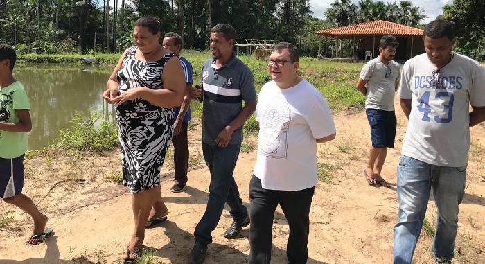 Ivaldo Rodrigues visita comunidade Nova Vida