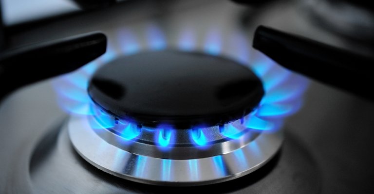 Flávio Dino reduziu em 22% o imposto sobre gás de cozinha