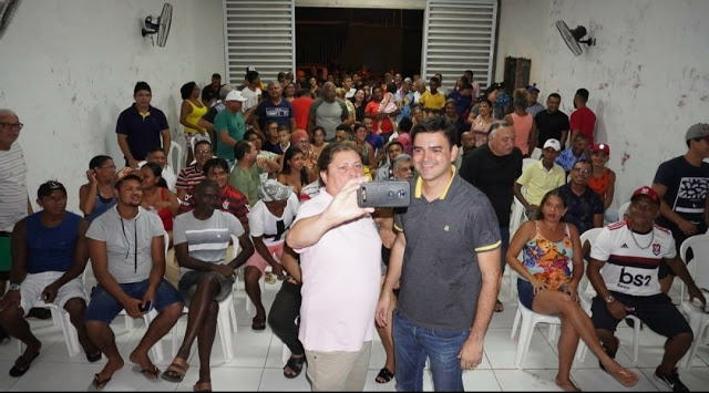 Marcelo Poeta apresenta Rubens Jr para comunidade do Anil