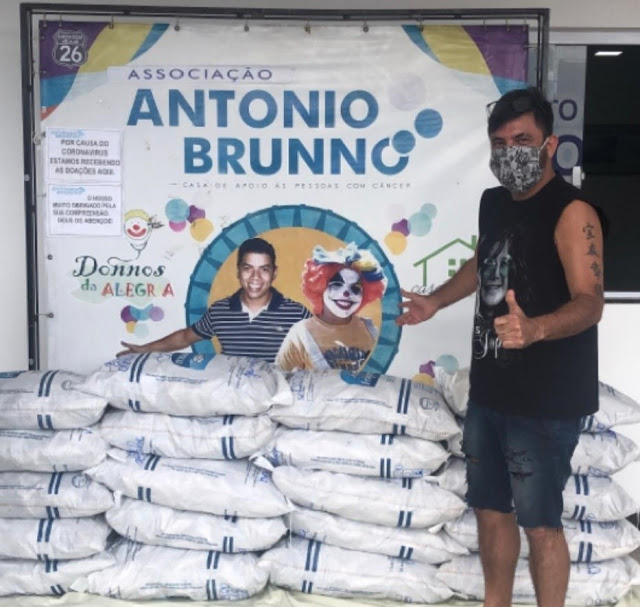 Vereador Ivaldo Rodrigues faz doações de três toneladas de peixe para live dos artistas Alcione e PP Júnior