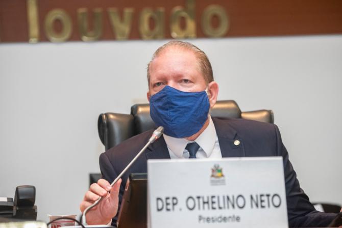 Othelino Neto decreta luto oficial na Assembleia pelas mais de 100 mil vítimas da Covid-19 no Brasil