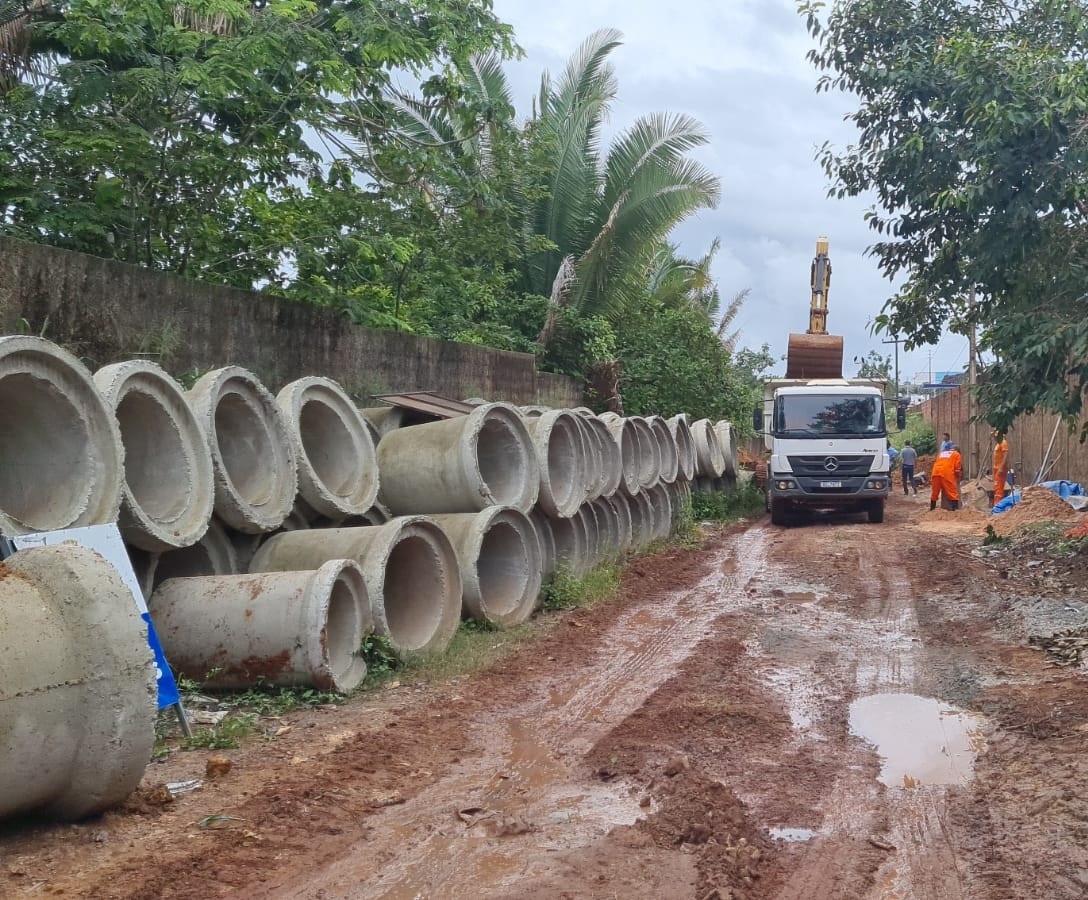 Prefeitura de São Luís realiza obras de drenagem e pavimentação na Vila Sarney…