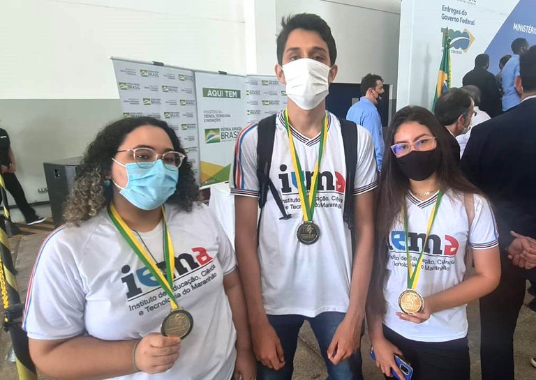 Estudantes recebem medalhas de olimpíadas científicas no Maranhão…