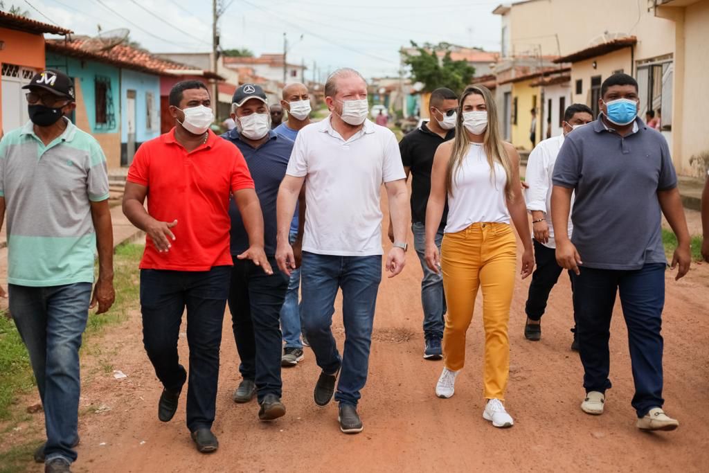 Pinheiro – Ana Paula e Othelino vistoriam obras de pavimentação em novas ruas do município…