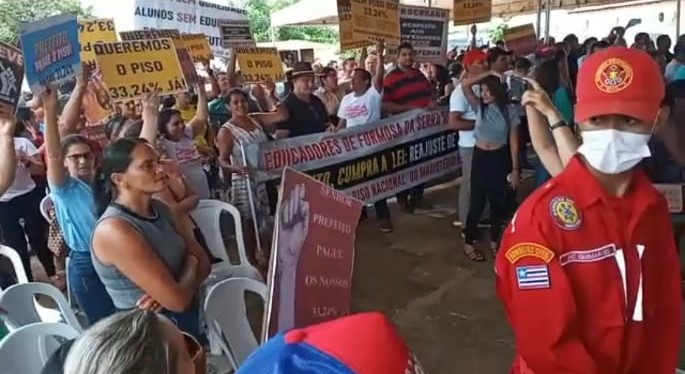 A onda pegou – Dino é obrigado a cancelar evento em Formosa da Serra Negra devido  protestos de professores contra o governo…