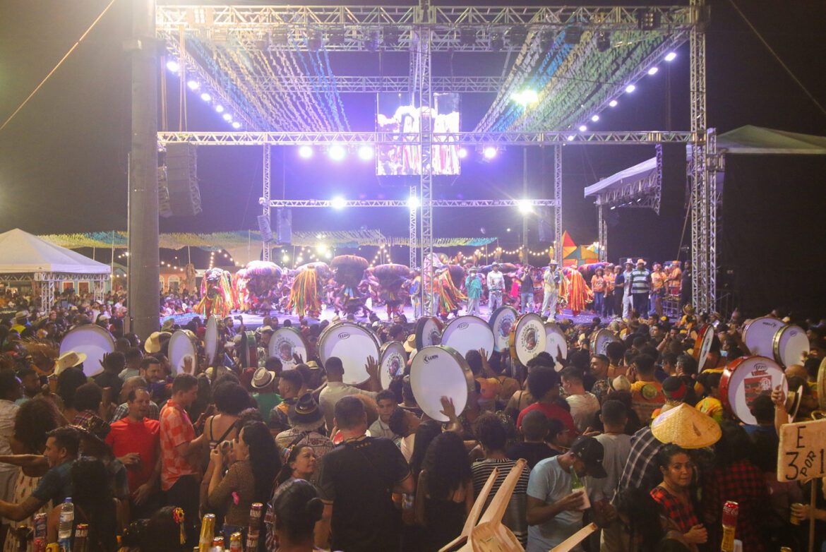 Arraial da Cidade, na Praça Maria Aragão, comemora São Pedro e São Marçal com uma diversidade de brincadeiras e danças juninas…
