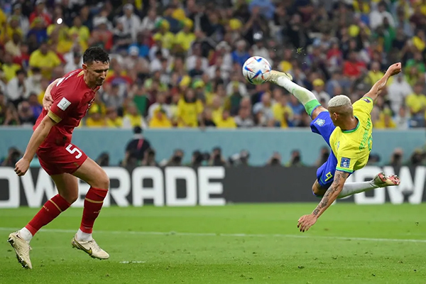 Brasil bate a Sérvia com um golaço de Richarlison no Catar…