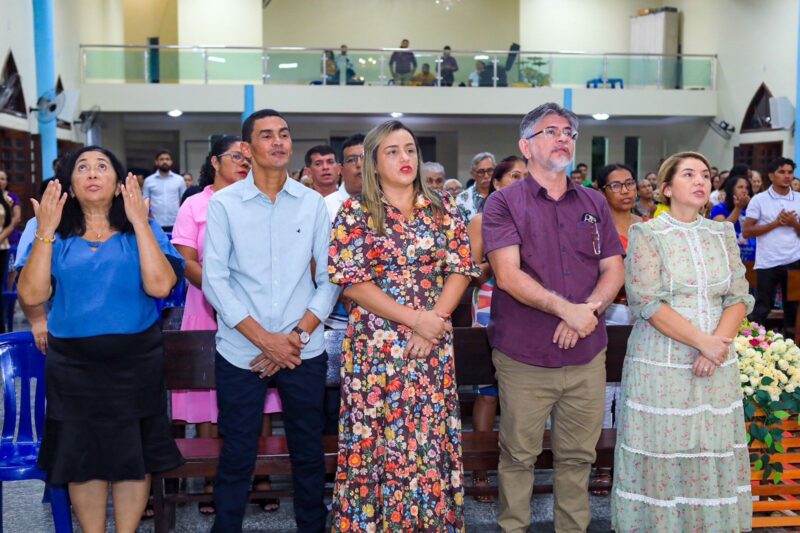 Iracema Vale encerra agenda de domingo em Urbano Santos com missa em ação de graças pelas conquistas alcançadas…