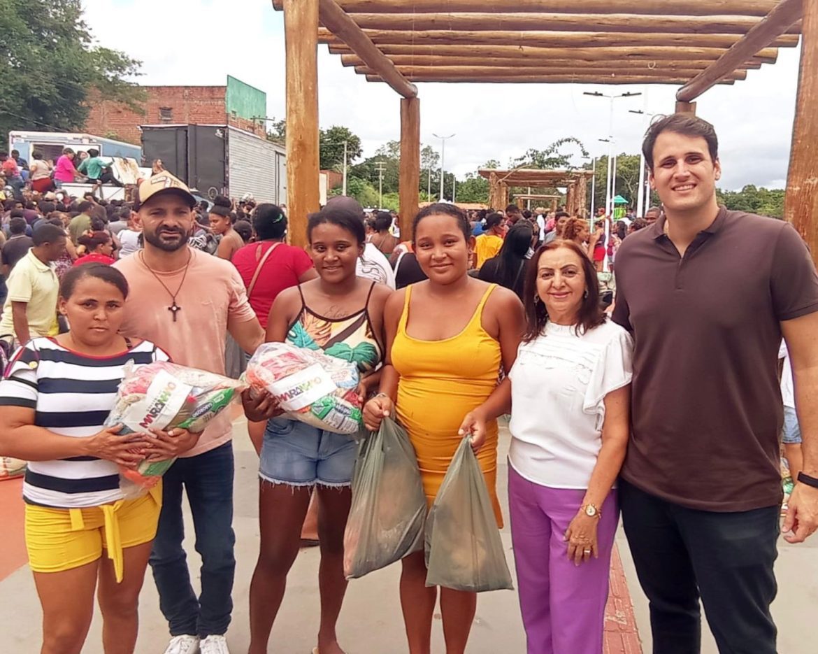 Orleans Brandão acompanha entrega de cestas básicas e pescado em Colinas…
