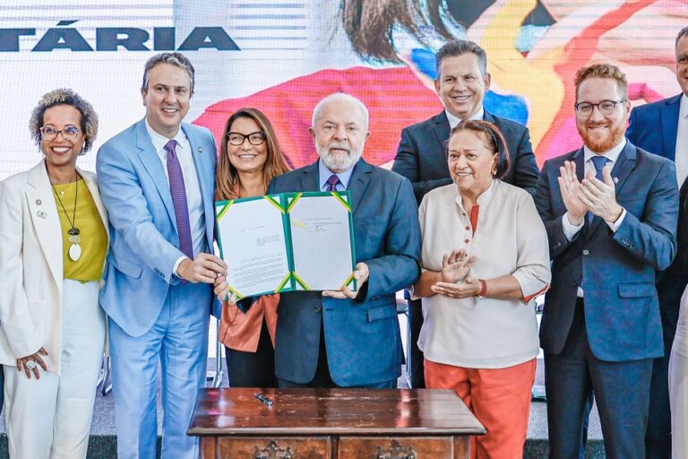Corte de R$ 332 milhões na educação – Governo Lula atinge  educação básica nos municípios, incluindo o desenvolvimento da alfabetização, além de afetar verbas destinadas ao transporte escolar e bolsas de pesquisa no ensino superior…