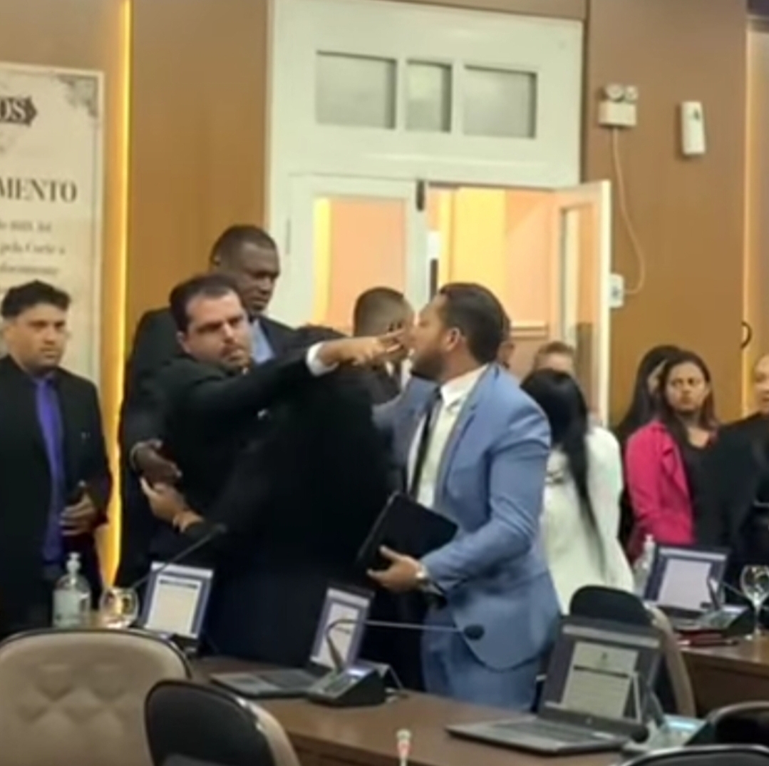 ‘Risca Faca’ na Câmara de São Luís – Confusão entre vereadores  quase termina em agressão física…