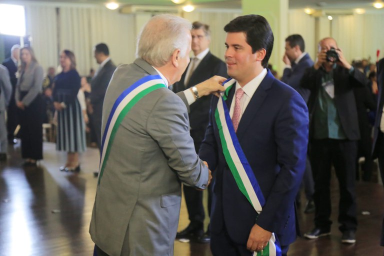 Ministro do Esporte é condecorado com Medalha da ‘Ordem do Mérito da Defesa”…