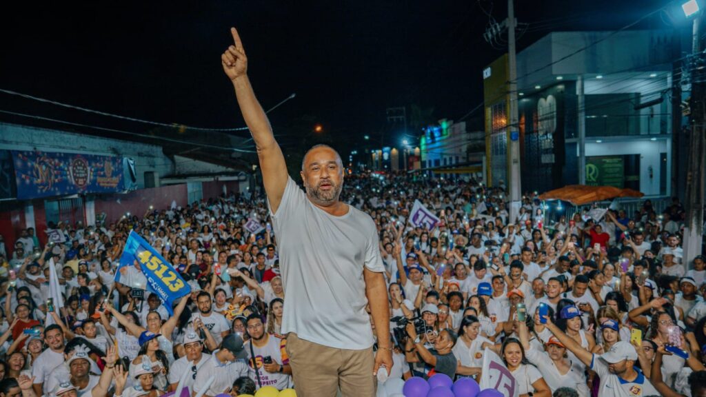 VÍDEO! Homens armados são presos em frente a comitê de Roberto Costa em Bacabal…