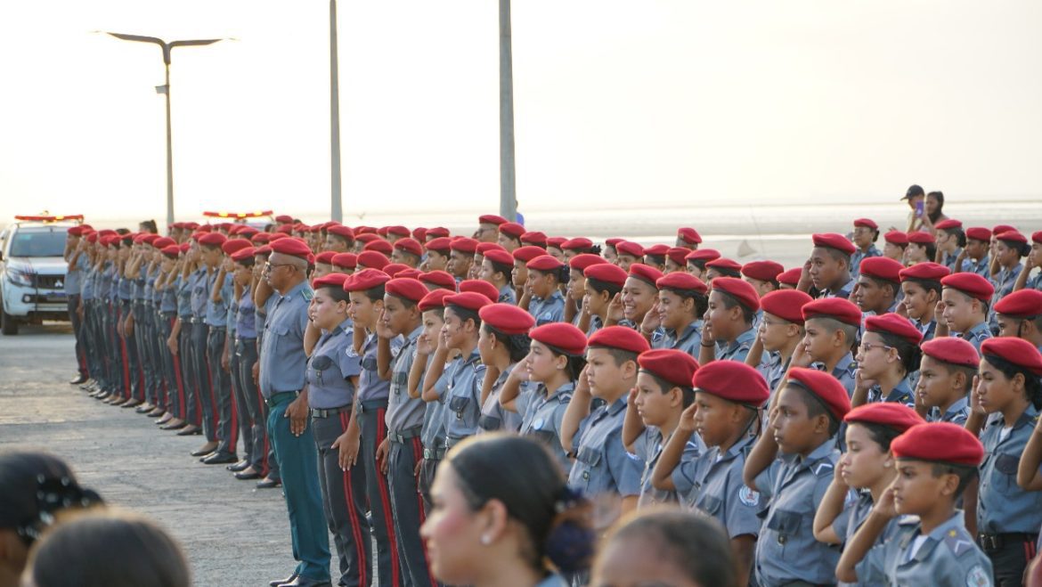 Raposa – Em cerimônia das boinas do CMT Xll, Eudes Barros reafirma luta por colégio militar de ensino médio…