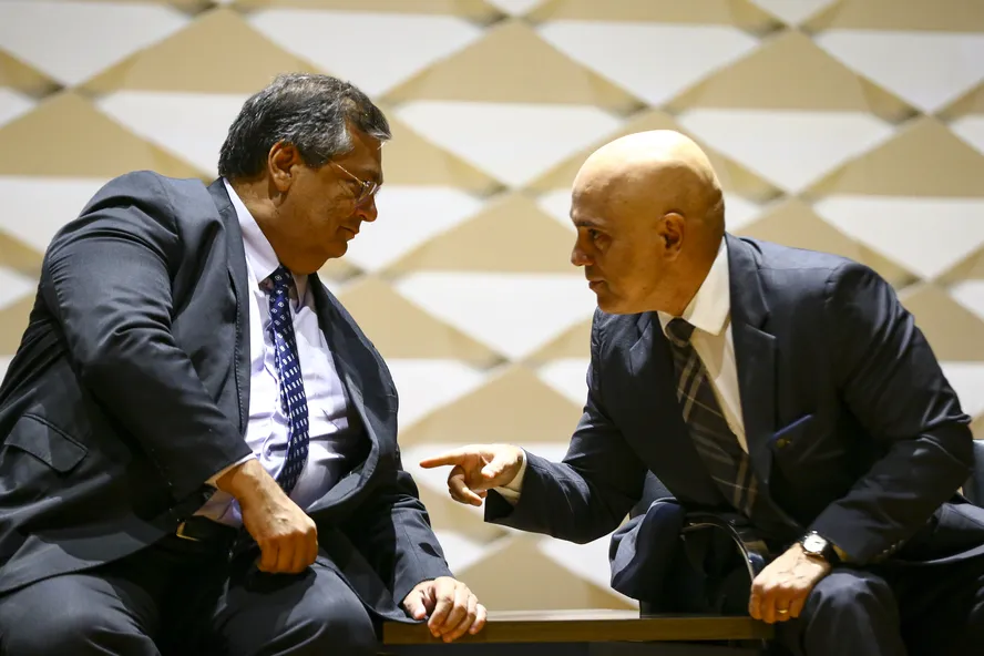 Alexandre de Moraes manda demitir Marcus Brandão da AL e reitera pedido de informações sobre parentes de deputados…