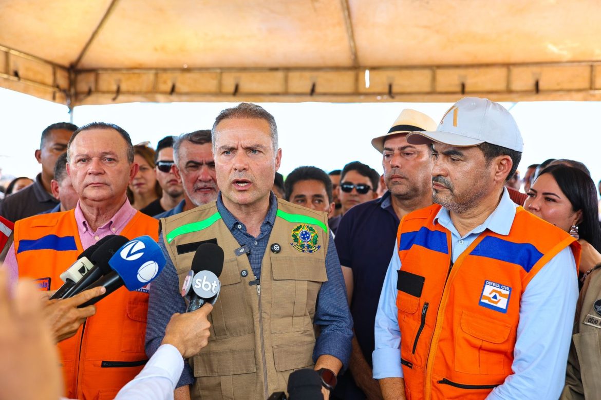 Em coletiva de imprensa, ministro dos Transporte anuncia cerca de R$ 150 milhões para reconstrução da ponte que liga o Maranhão ao Tocantins …