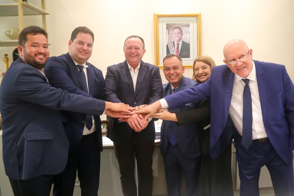 Carlos Brandão recebe novos deputados estaduais no Palácio dos Leões…