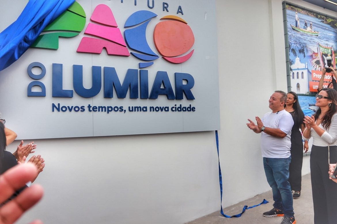 Paço do Lumiar – Fred Campos entrega novo Centro Administrativo; empossa secretários; e garante resolver situação de servidores…