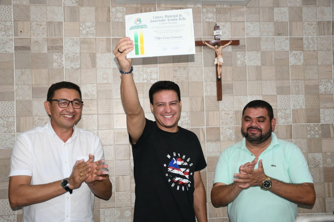 Felipe Camarão entrega ônibus escolar a aldeia indígena e recebe título de Cidadão de Governador Newton Bello…