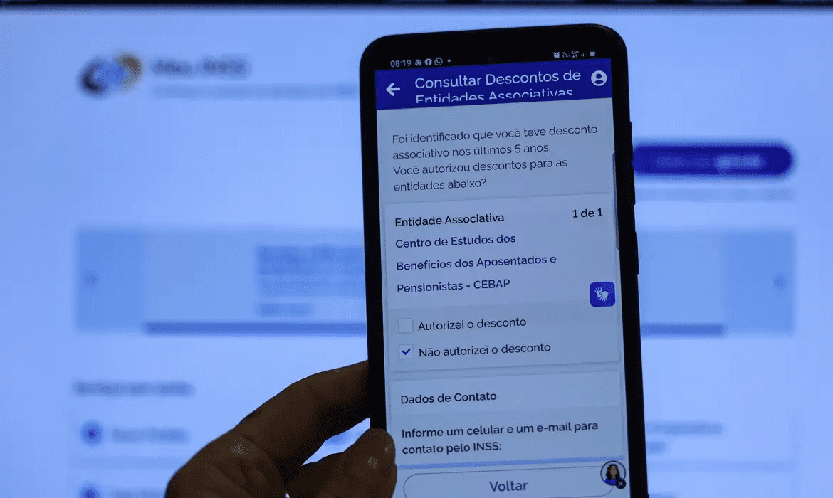 Governo Lula  começa  devolver dinheiro roubado do INSS de  aposentados mensalidades associativas…