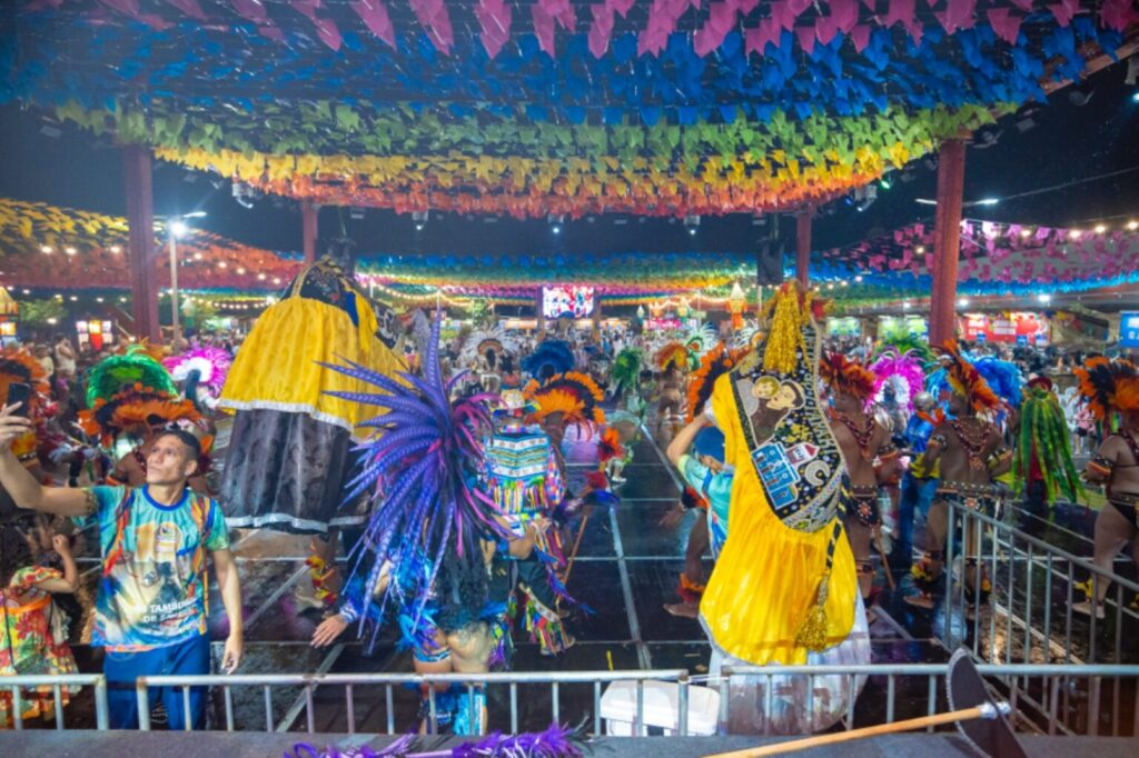 Com presença de grande público Arraial da Assembleia é aberto…