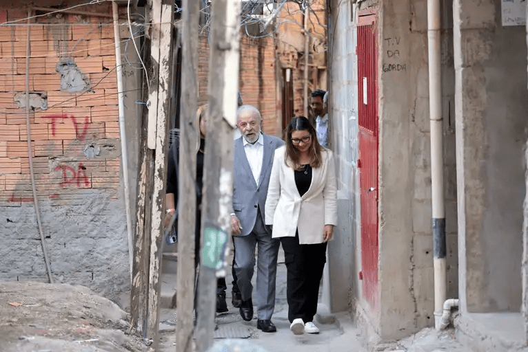 ‘Fundo do Poço’ -Lula chega ao menor índice de avaliação positiva do mandato: 23,9%…