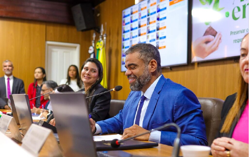 Paulo Victor propõe criação de pontos de apoio para taxistas, motoboys e trabalhadores de aplicativos em SLZ…