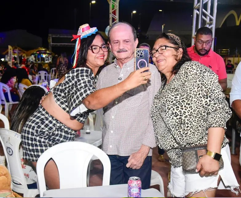 São José de Ribamar festeja abertura do Arraial 2025 com presença de Dr. Julinho…