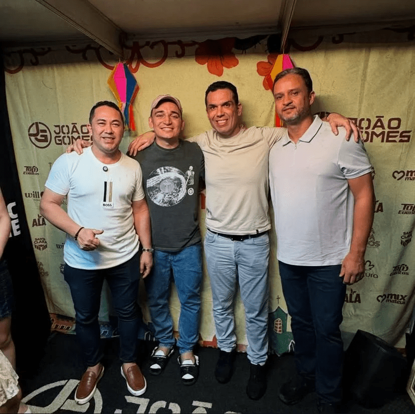 Júlio Filho prestigia encerramento do São João da Baixada e fortalece alianças políticas…