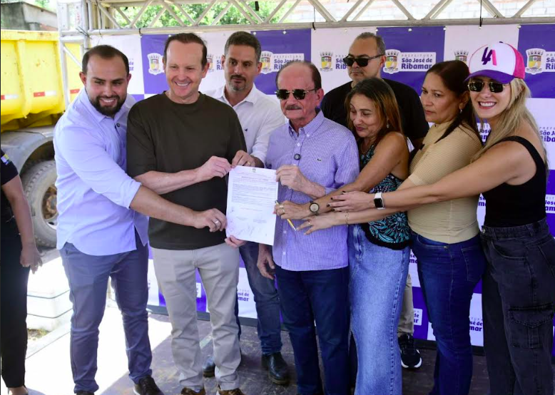 São José de Ribamar – Dr. Julinho assina OS para pavimentar Vila São José…