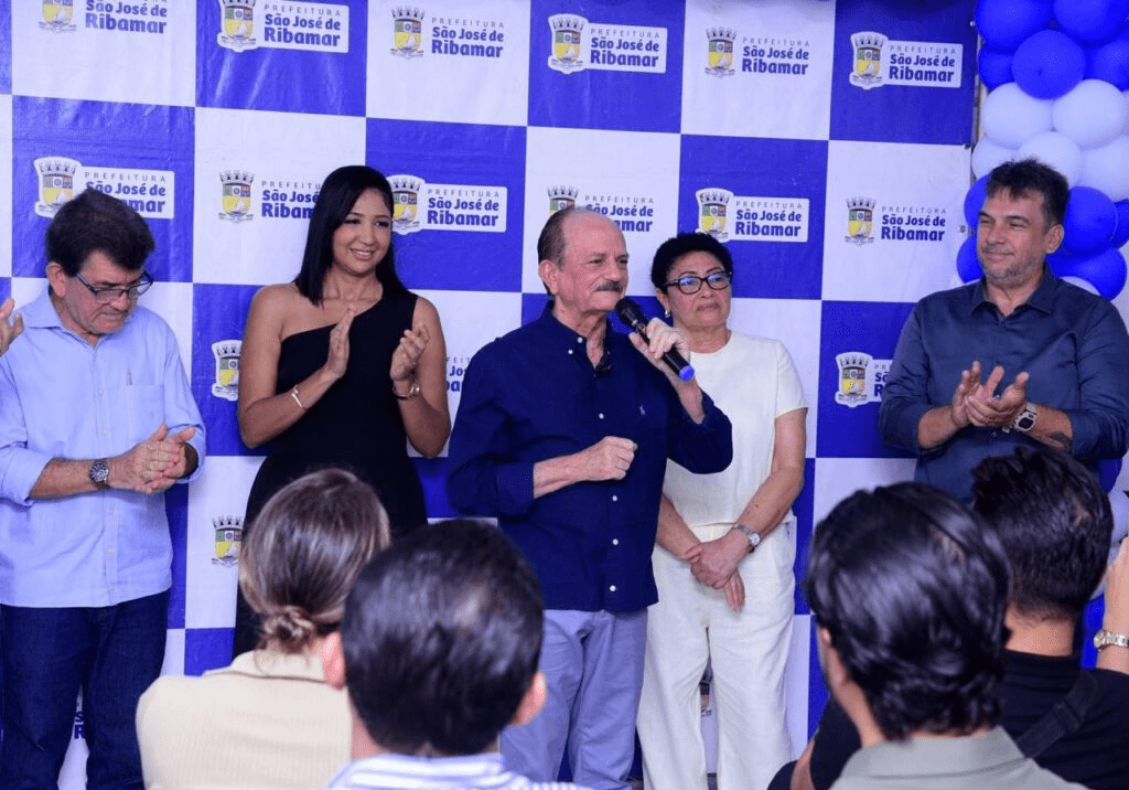 Ribamar-Dr. Julinho entrega escola totalmente reformada…